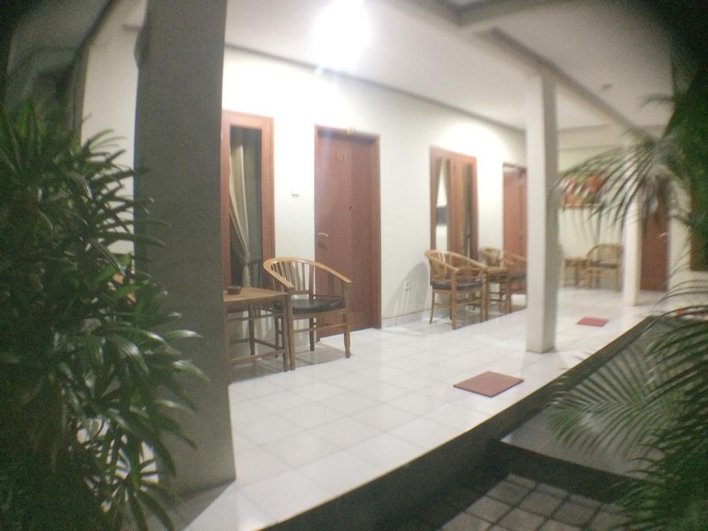Vinandaka Homestay Санур Экстерьер фото